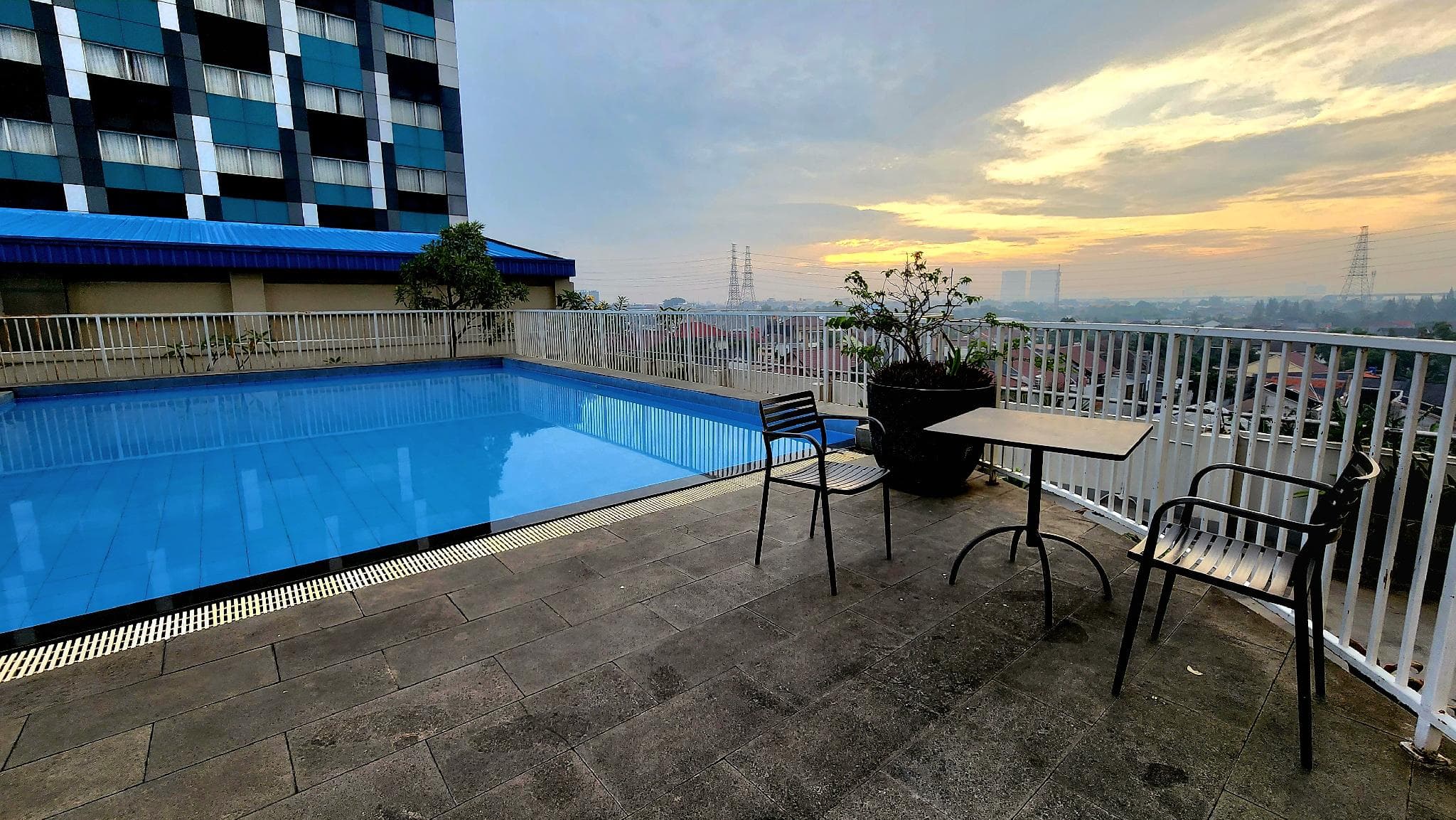 Studio5 @LRT Cikunir next to Ibis Style Jatibening photo 5
