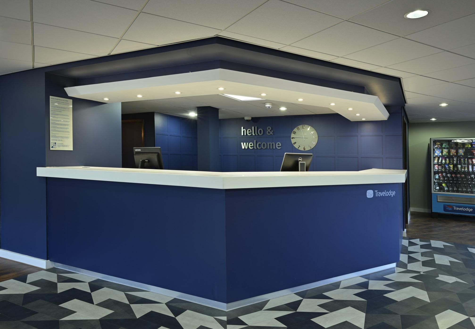 Travelodge Cambridge Orchard Park photo 4