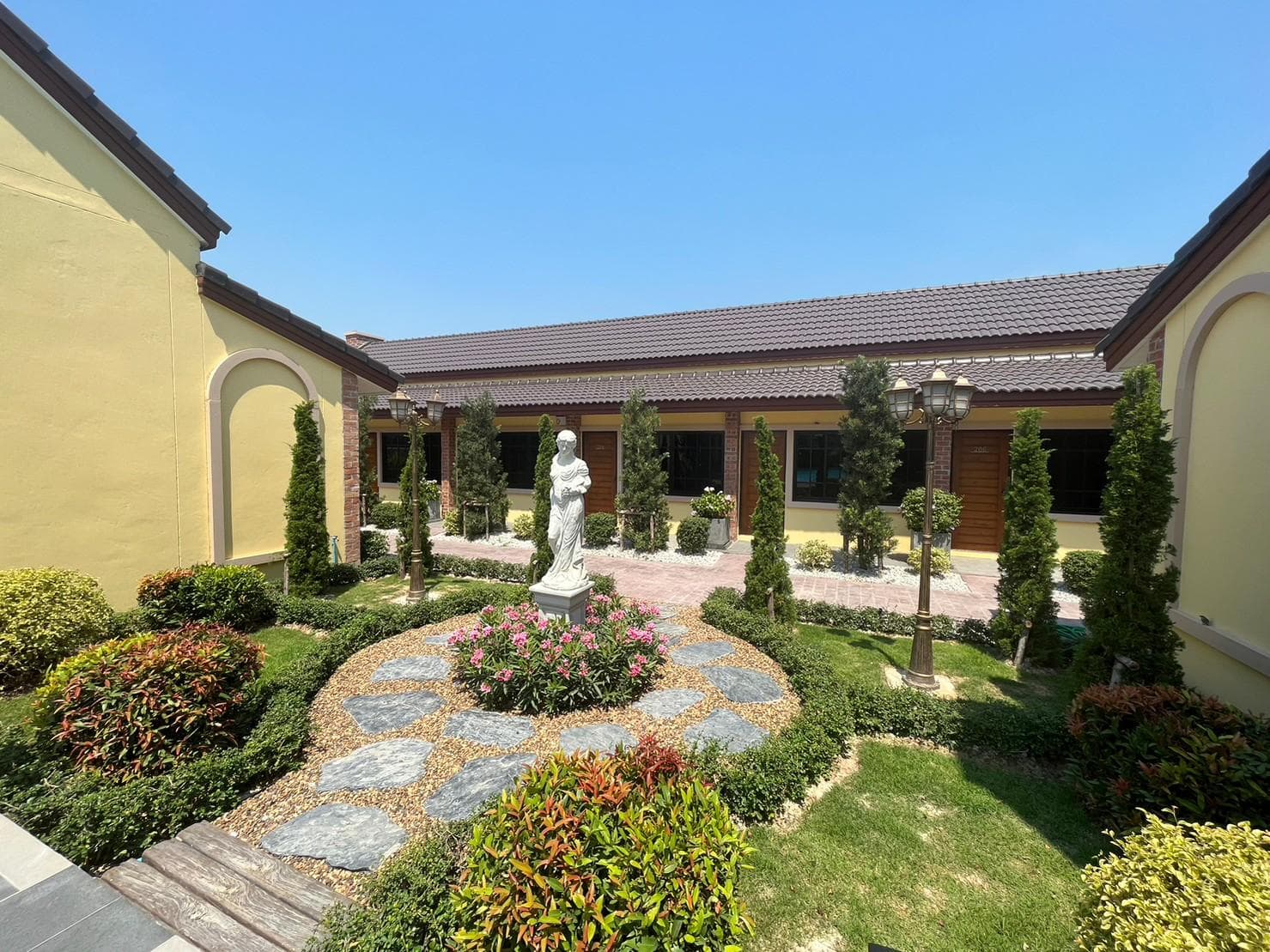 Cottage Pine Rayong Resort & Cafe photo 3