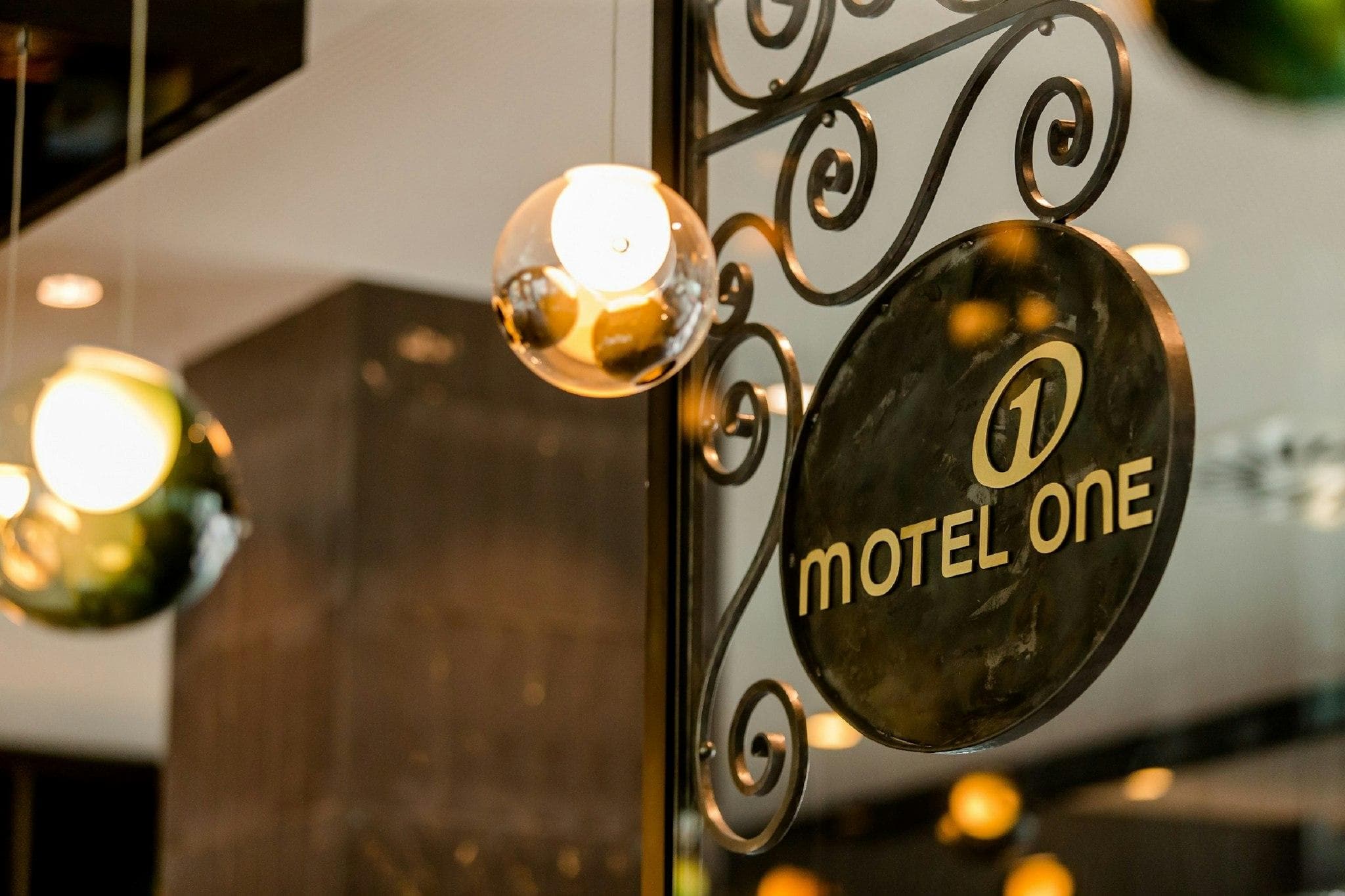 Motel One Salzburg-Sud photo 5