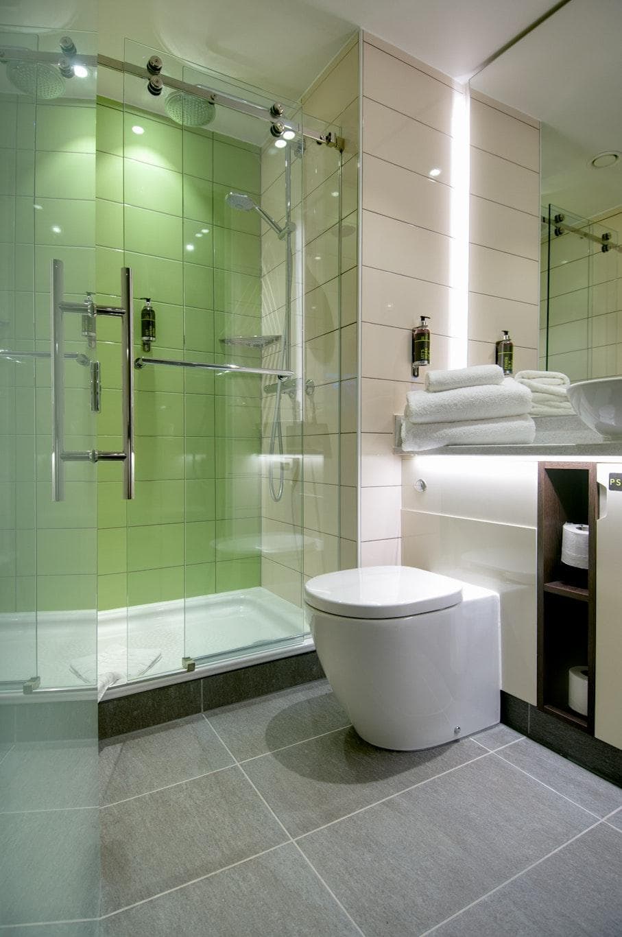 hub by Premier Inn London City Bank photo 4