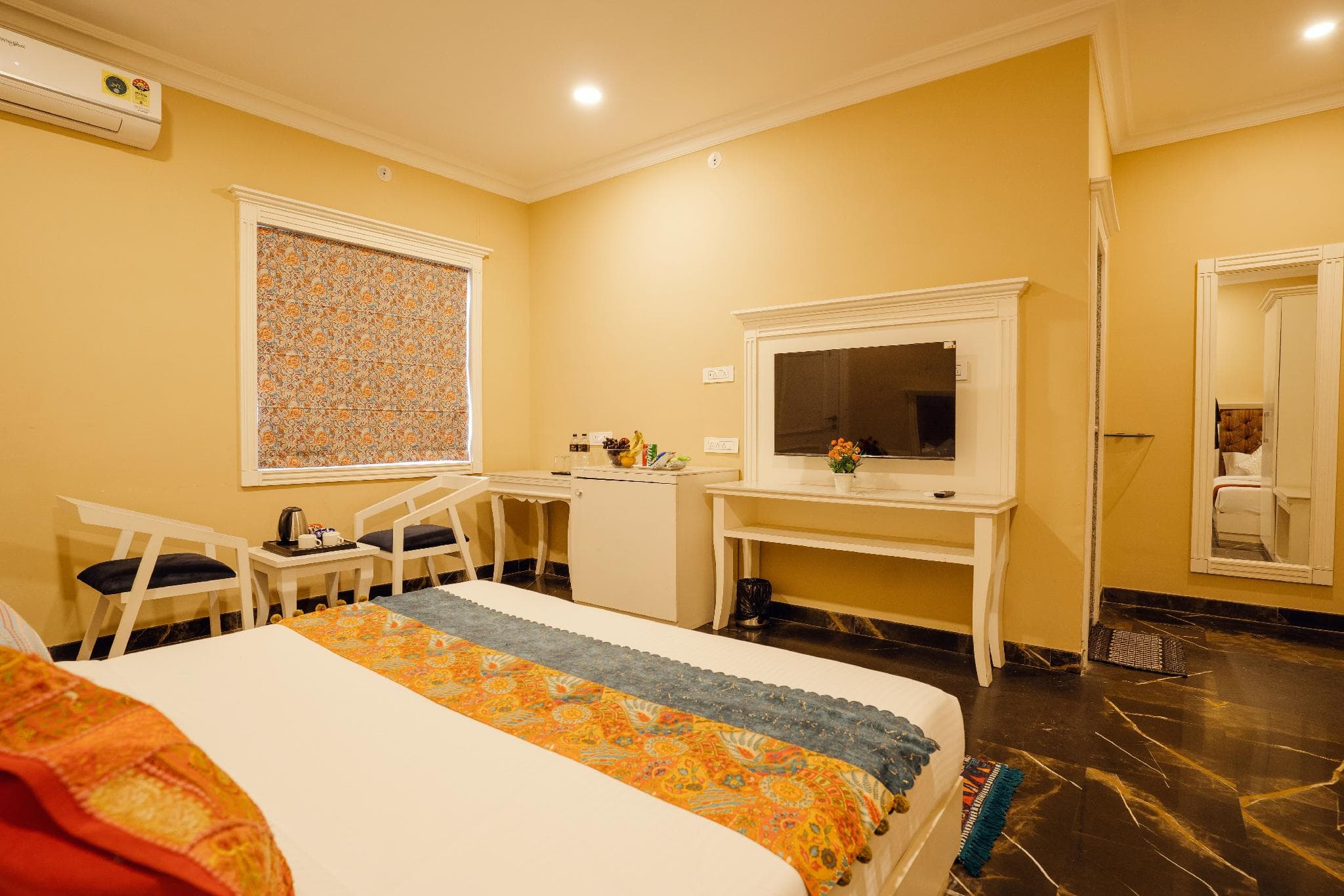 Tripli Hotels White Manor photo 2