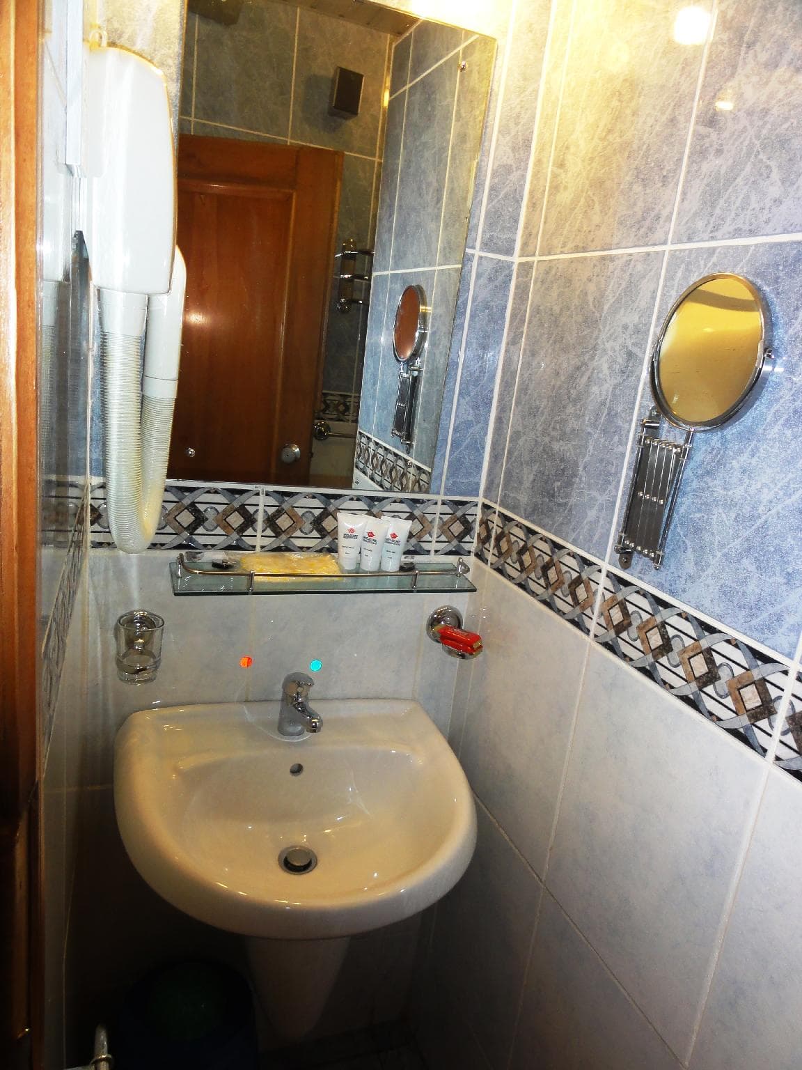 Welcome Centre Hotels photo 2