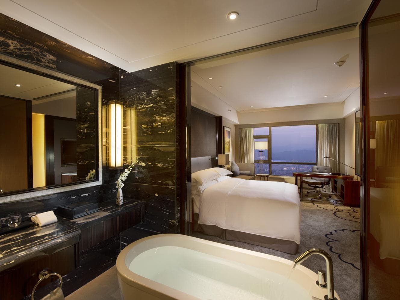 Hilton Zhongshan Downtown photo 2