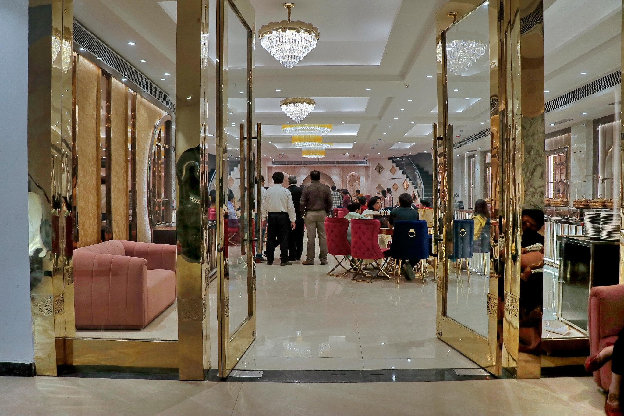 The Eliot Hotel & Banquet photo 4