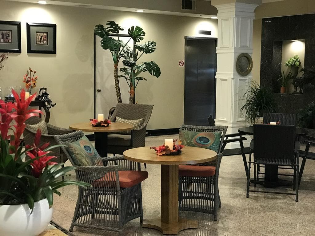 GreenTree Inn & Suites Alhambra
