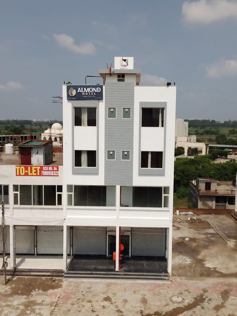 ALMOND HOTEL
