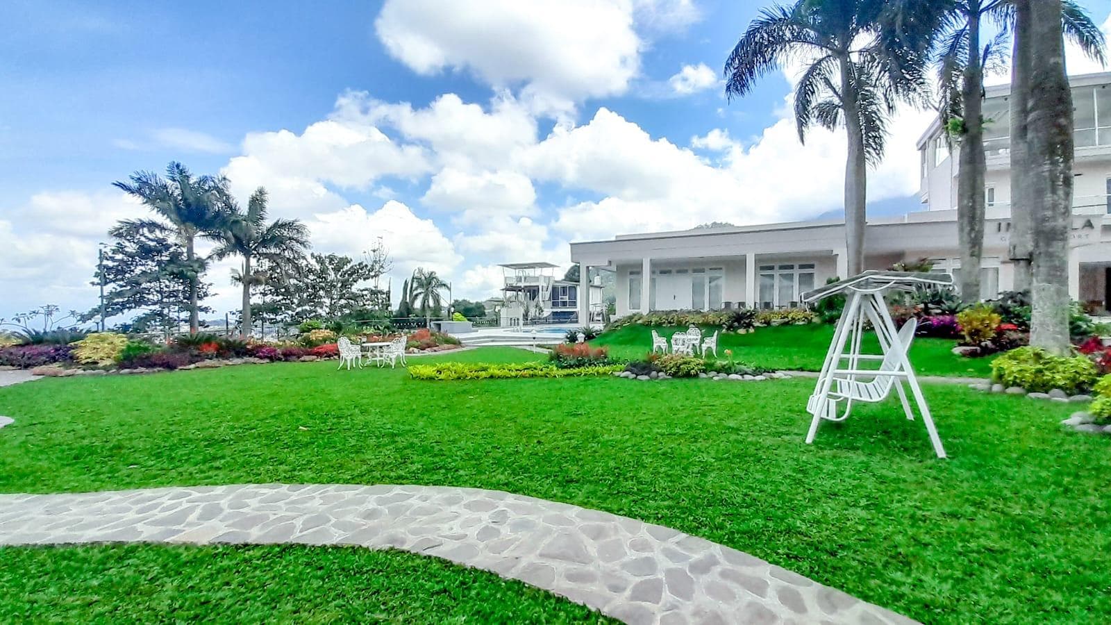 IN VILLA GARDEN RESORT
