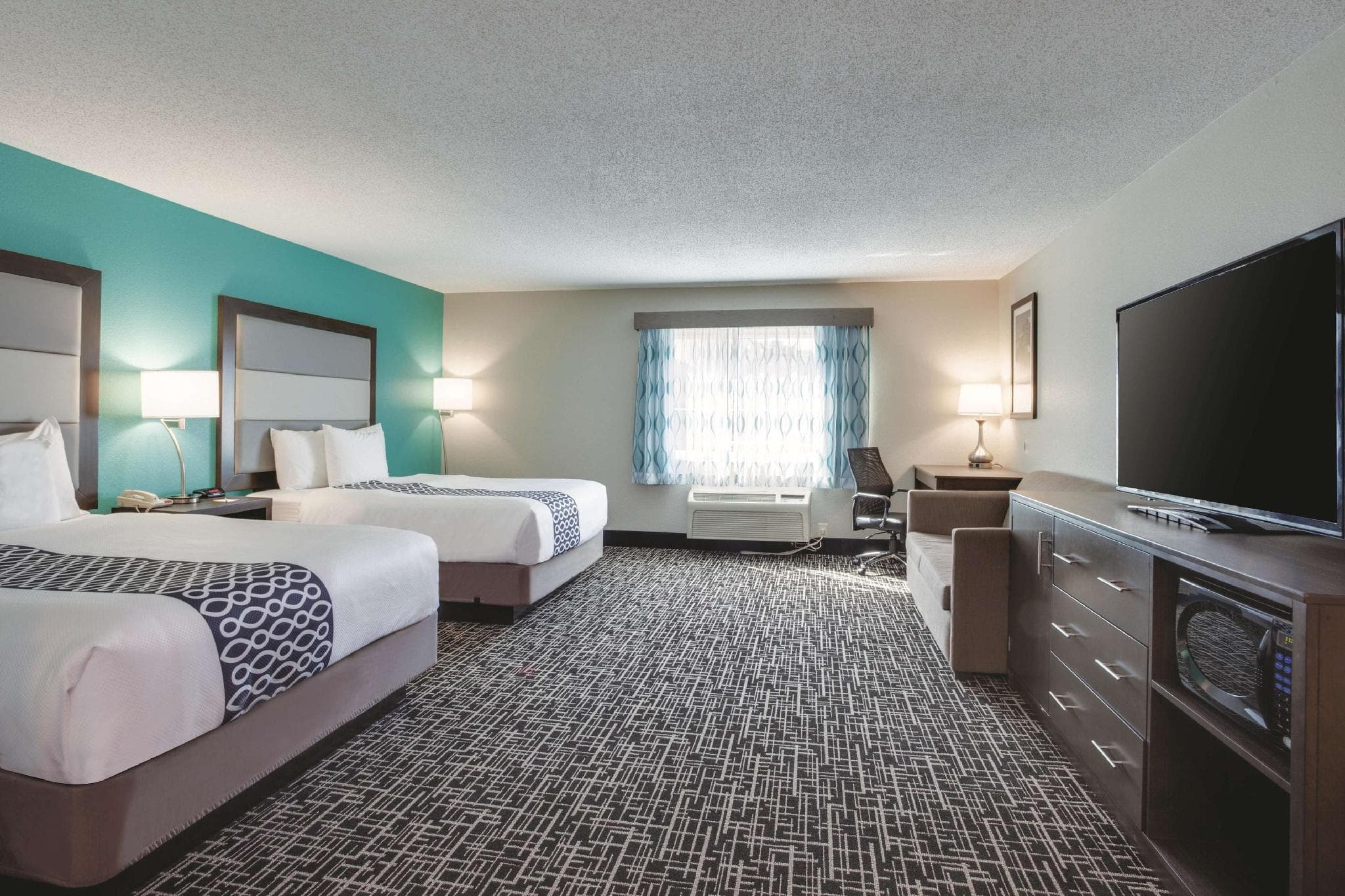 La Quinta Inn & Suites by Wyndham Batavia photo 2