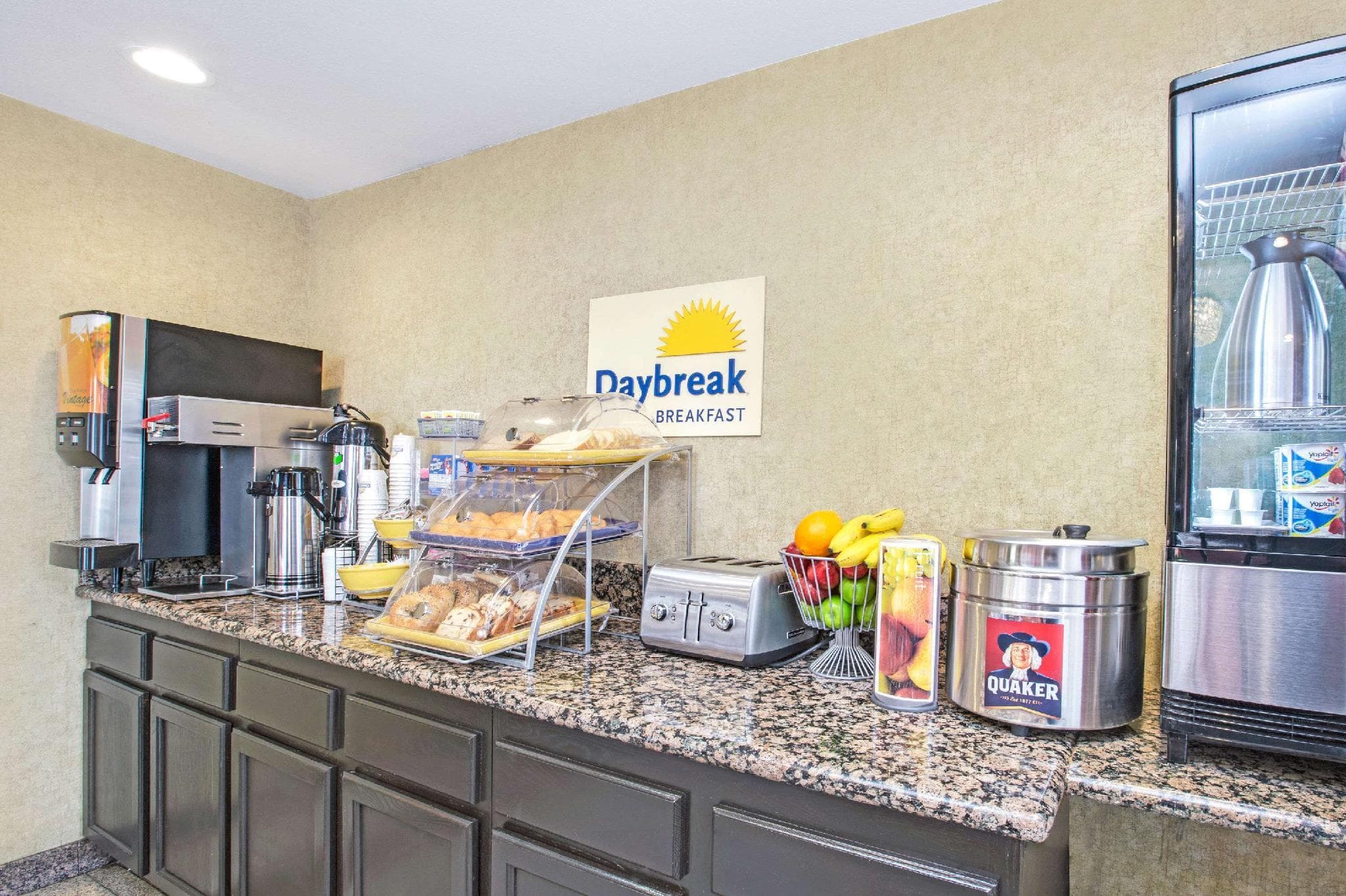 Days Inn by Wyndham Los Angeles LAX/South Bay/Beach City LA photo 3