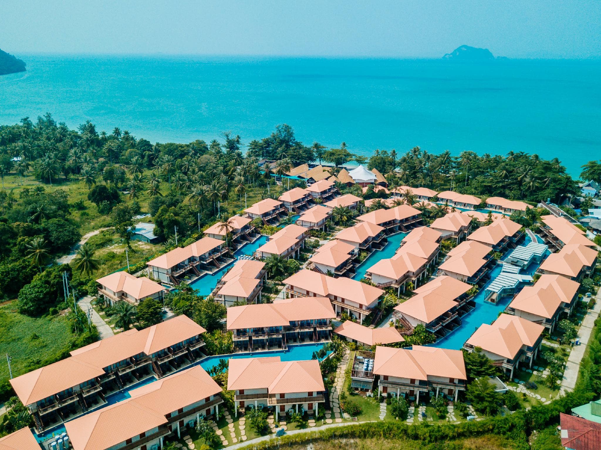 Blue Bay Beach Resort - Access to Pool and Beach-Phuket & Krabi