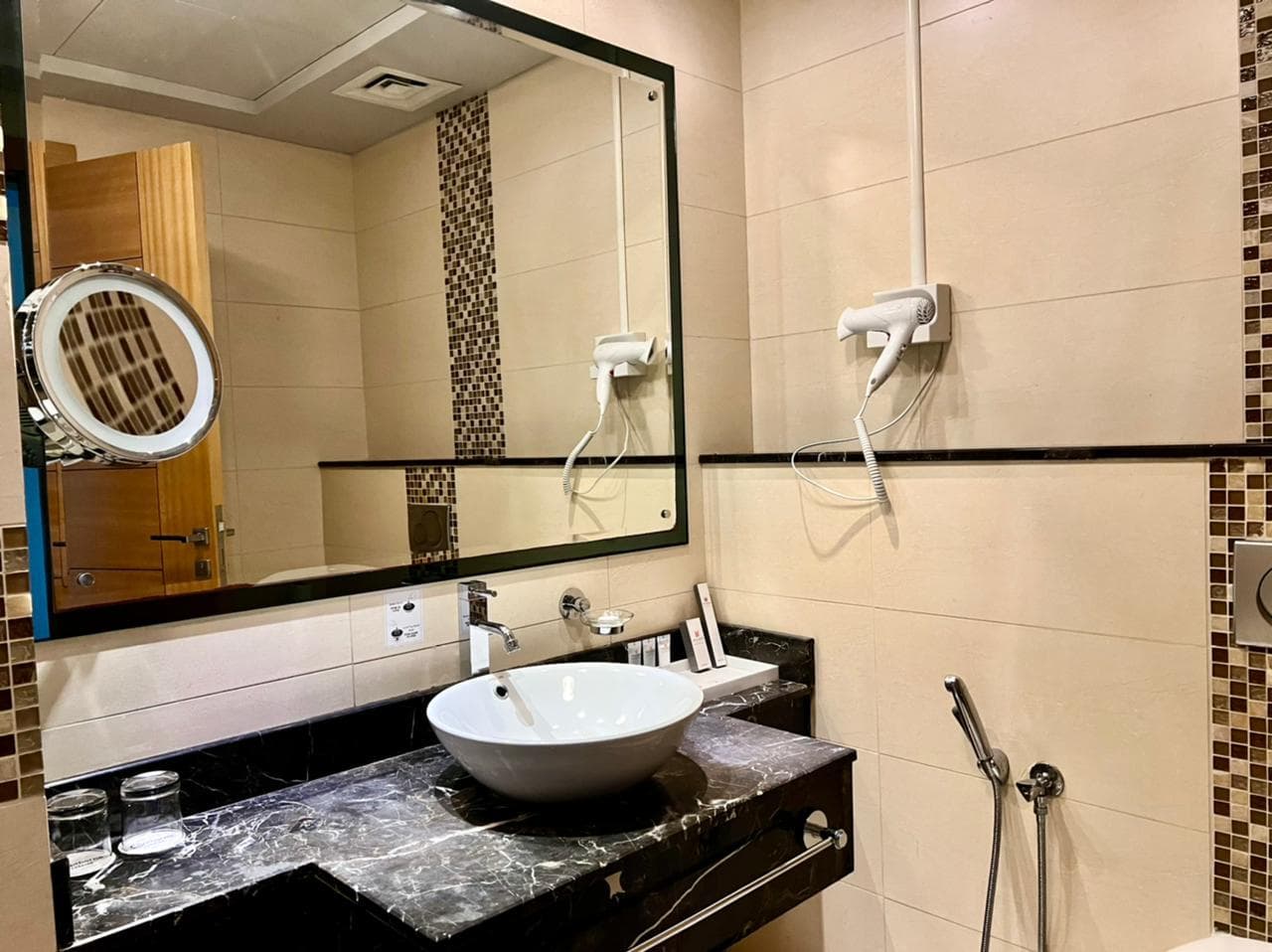Copthorne Hotel Sharjah photo 2