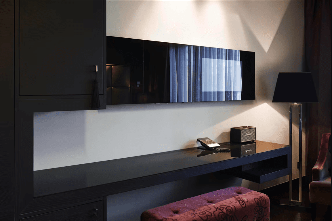 Roomers Frankfurt Central, Autograph Collection