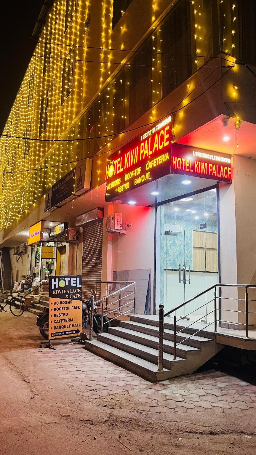 Hotel Kiwi Palace