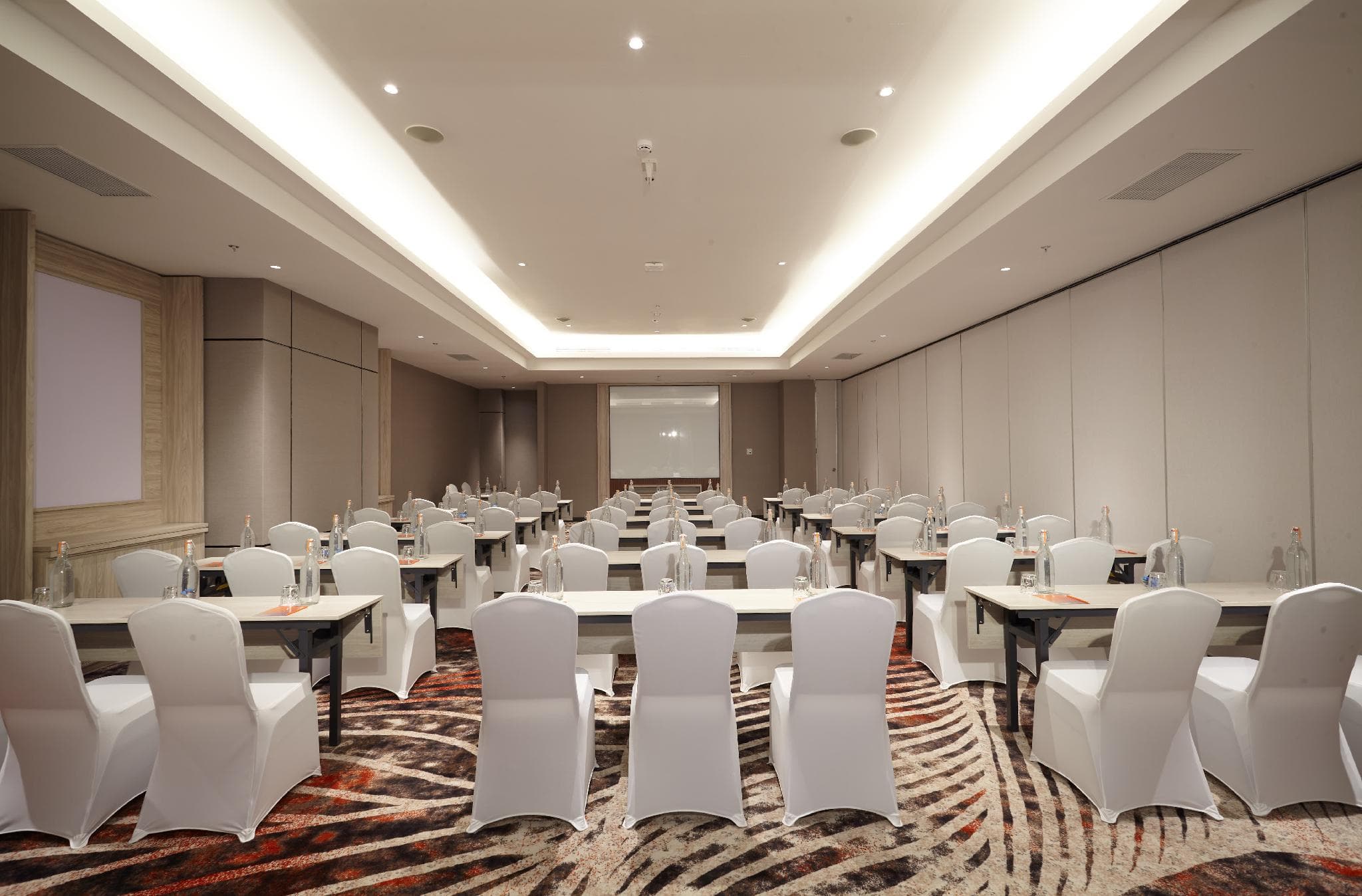 HARRIS Hotel & Convention Cibinong City Mall Bogor photo 3