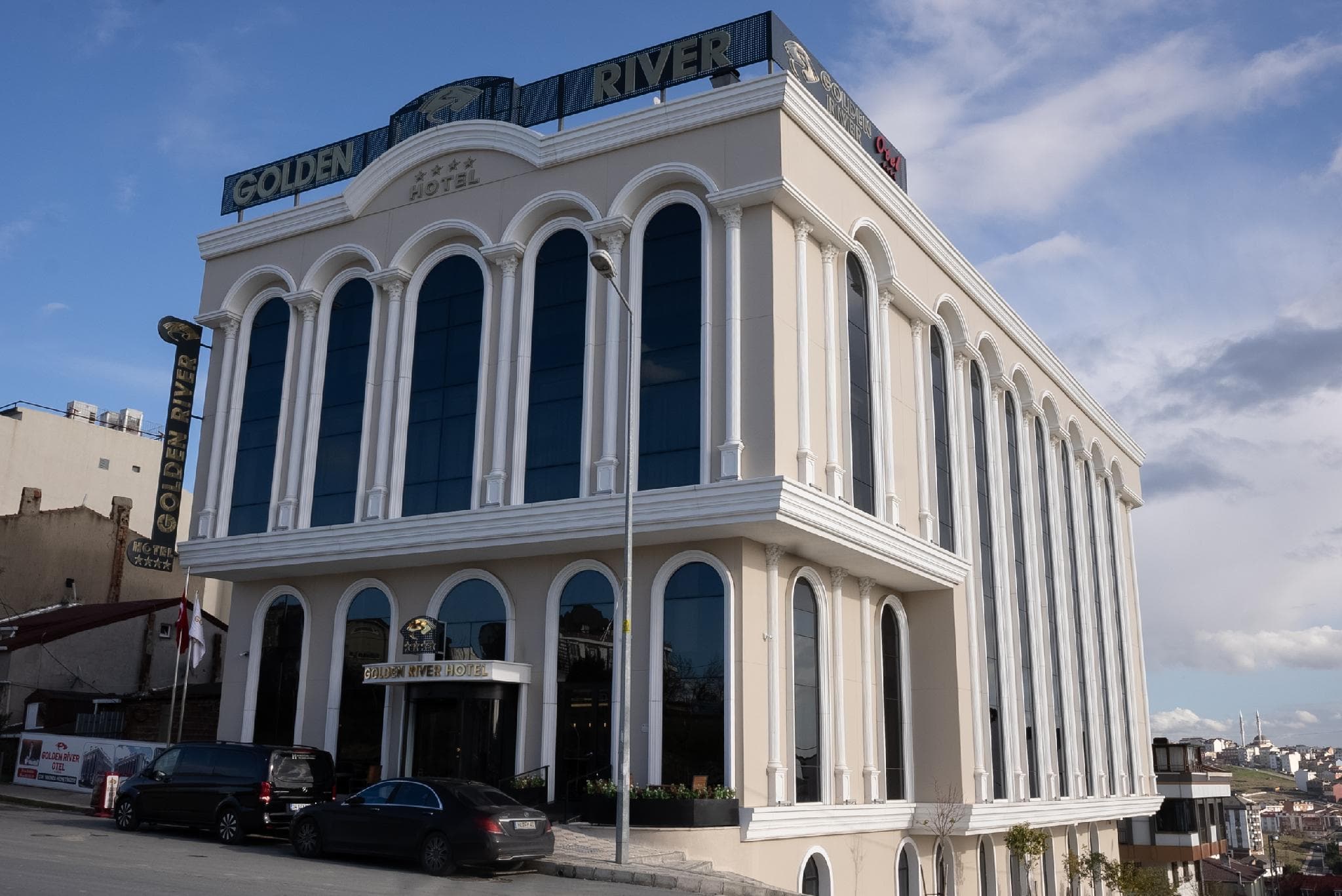 Golden River Hotel By Continent photo 3