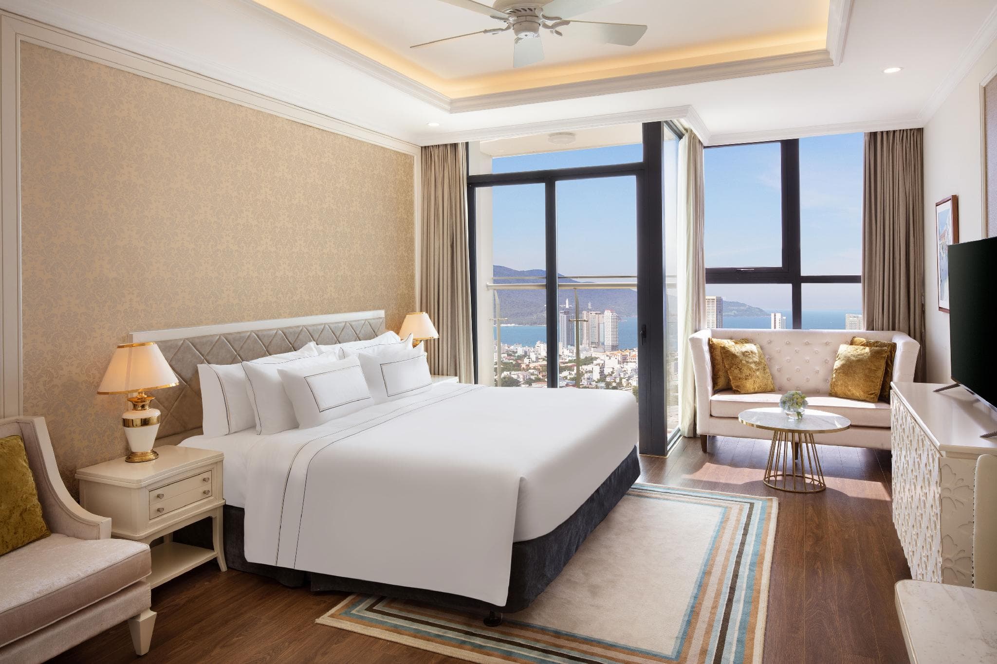 Melia Vinpearl Danang Riverfront photo 2