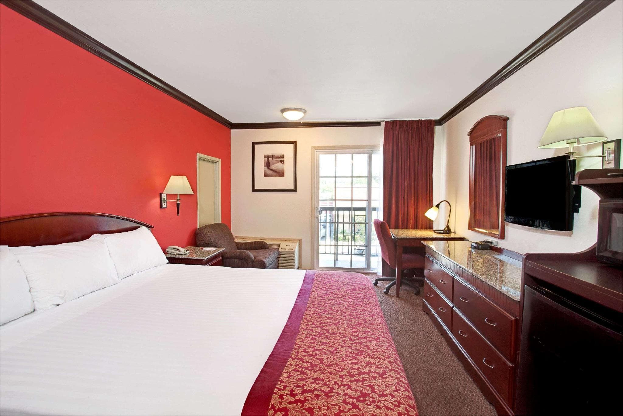 Ramada by Wyndham Pasadena photo 2