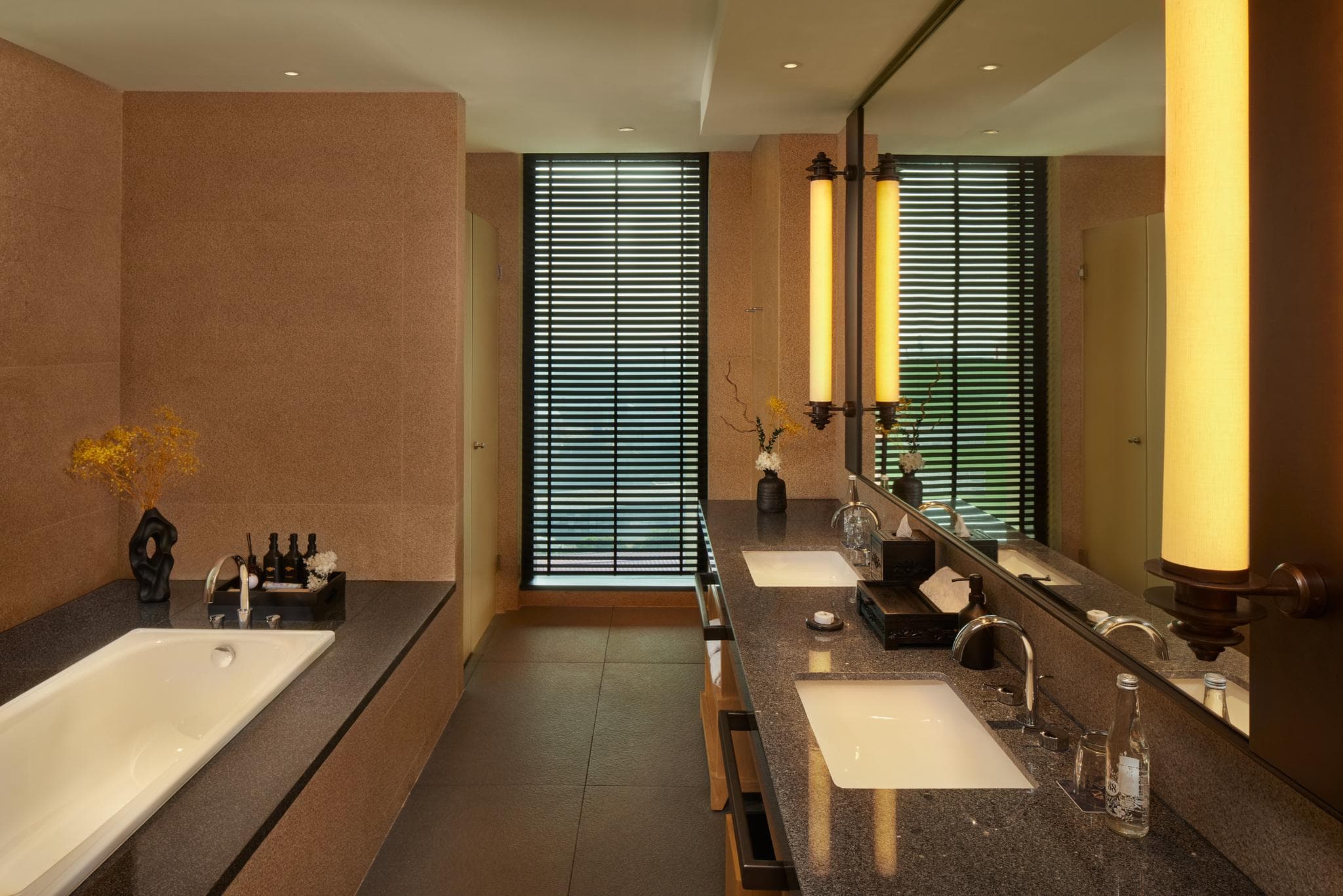 Hotel Tentrem Jakarta photo 2