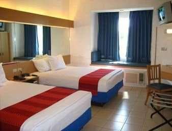 Microtel by Wyndham Eagle Ridge photo 2