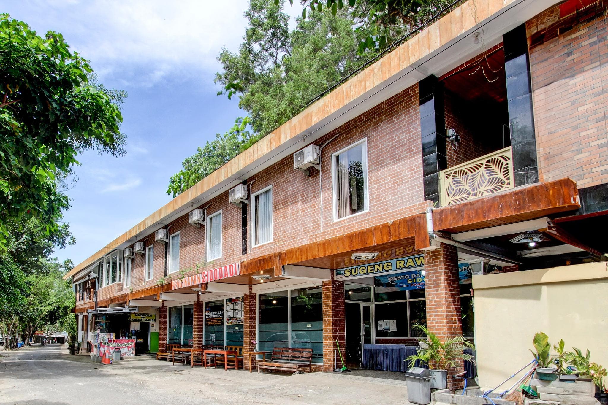 Collection O 93742 Sidodadi Hotel Dan Resto