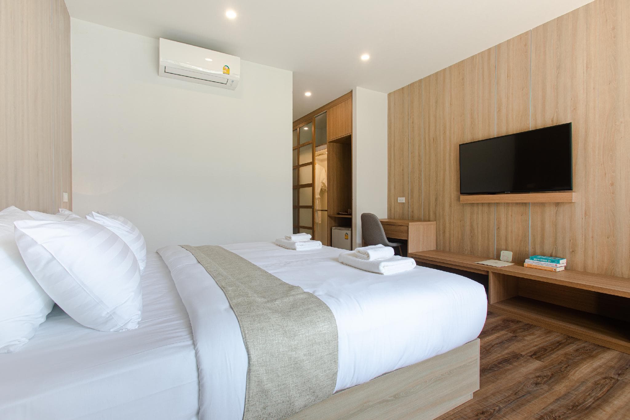 Four O'clock Hotel photo 2