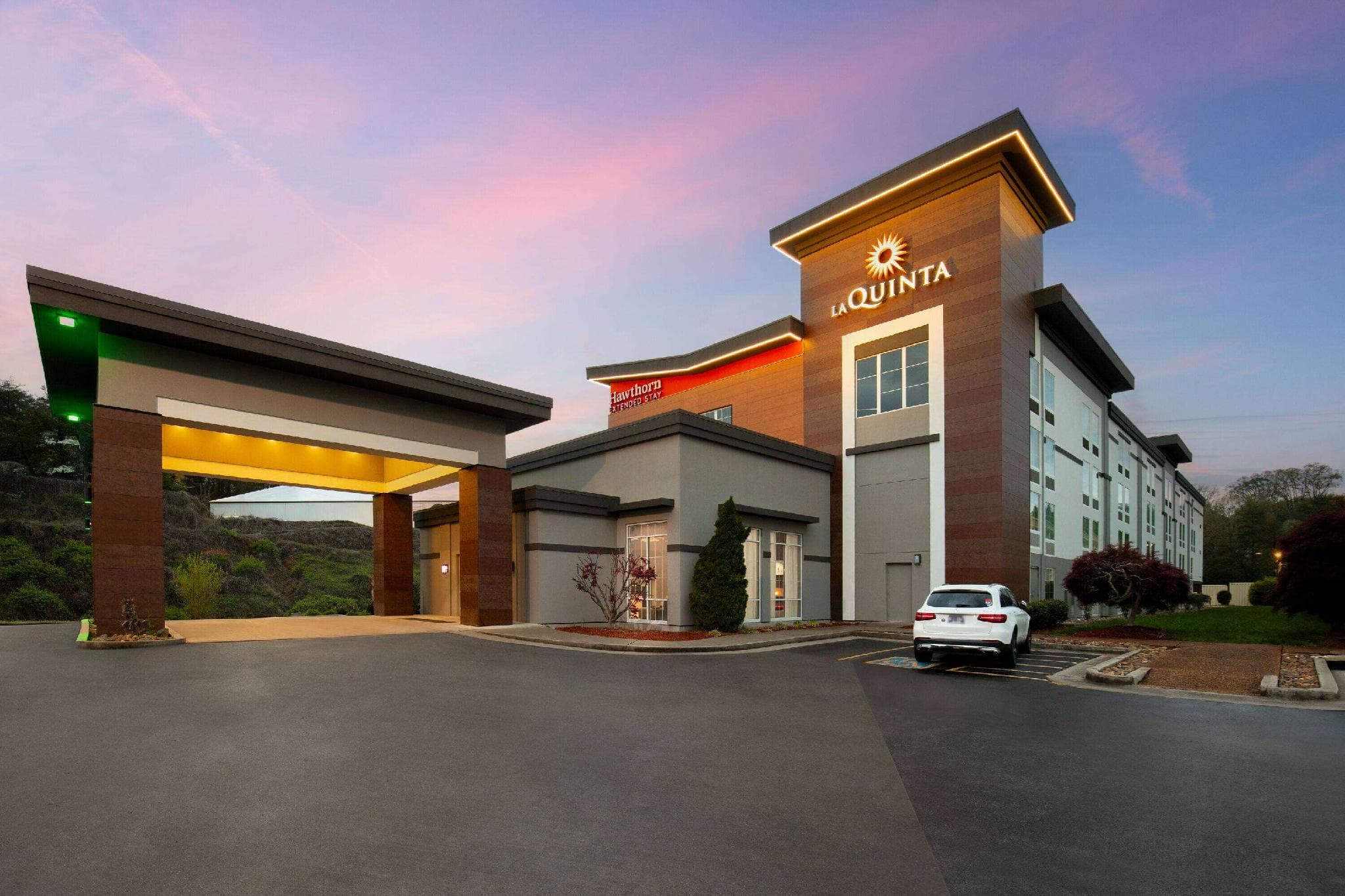 Hawthorn Extended Stay by Wyndham Knoxville photo 4