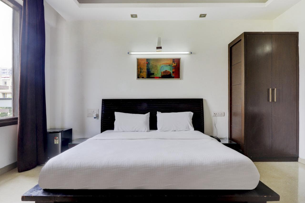 Blue Moon Residency Hotel & Restaurant photo 2