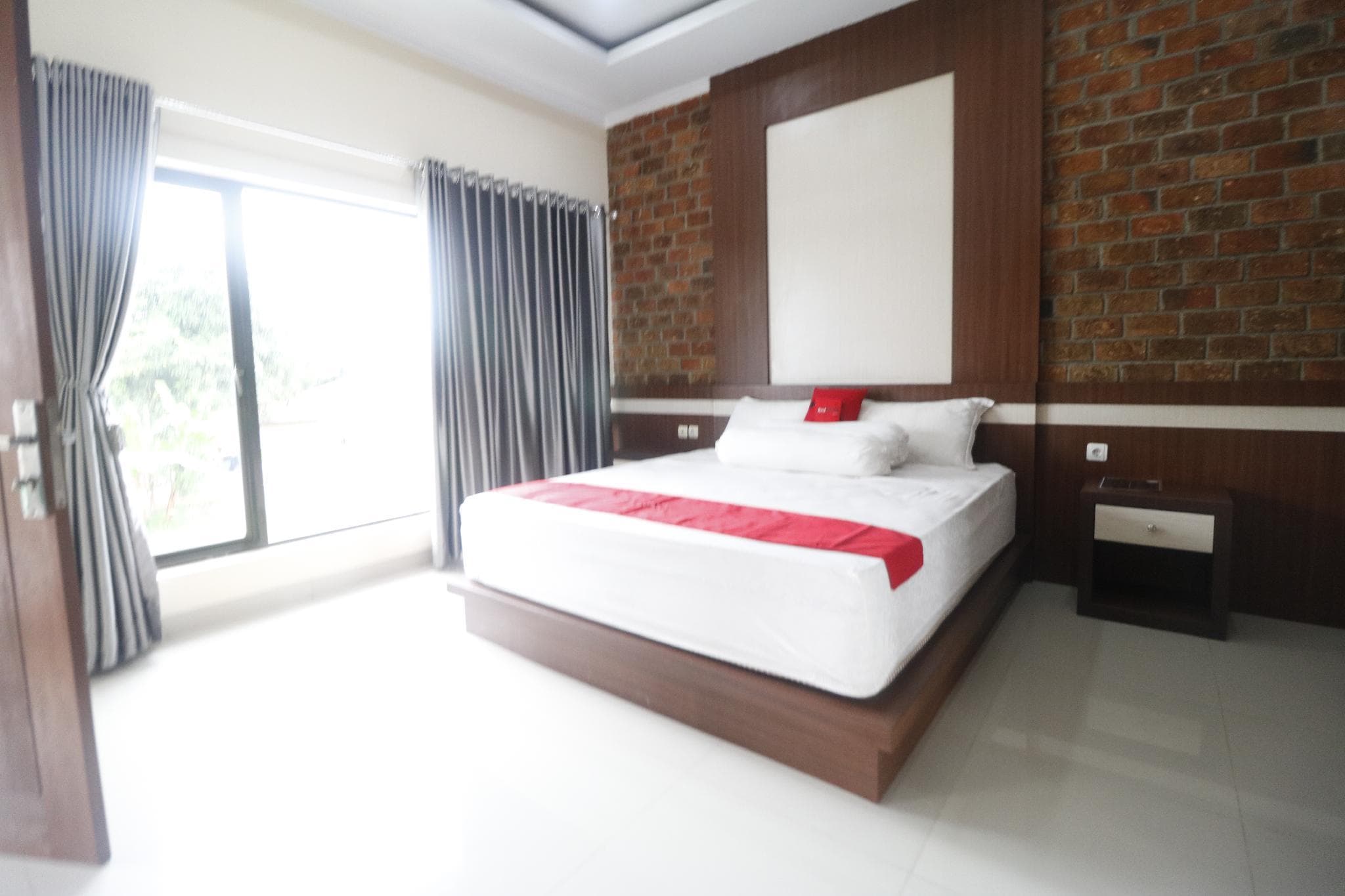 RedDoorz Plus near Kualanamu Airport Medan photo 3
