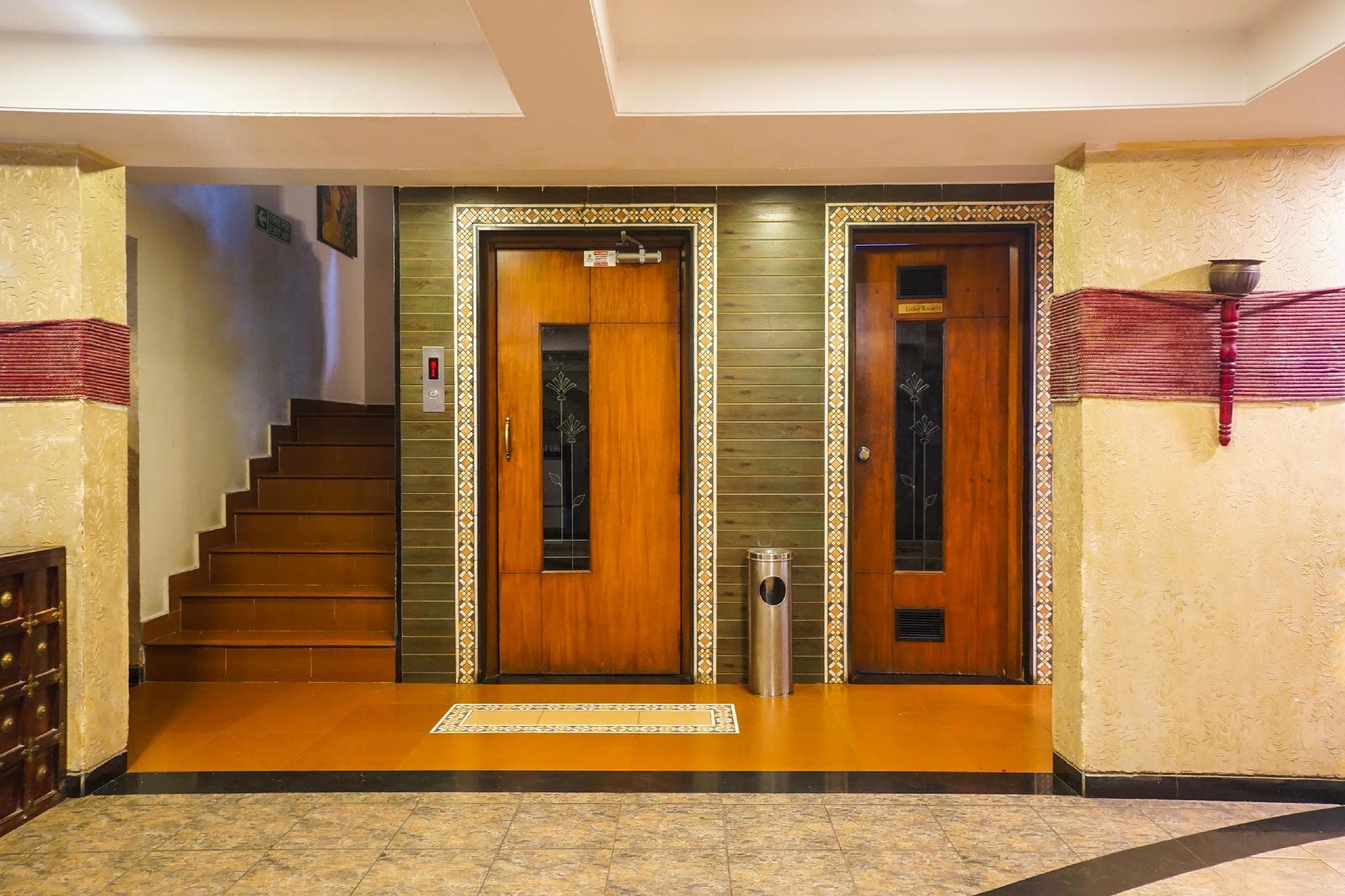 Super Townhouse Oak Prabhat Road photo 3