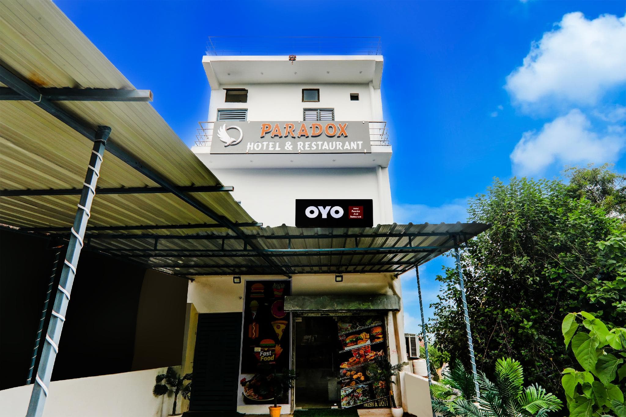 Hotel O PARADOX HOTEL AND RESTAURANT