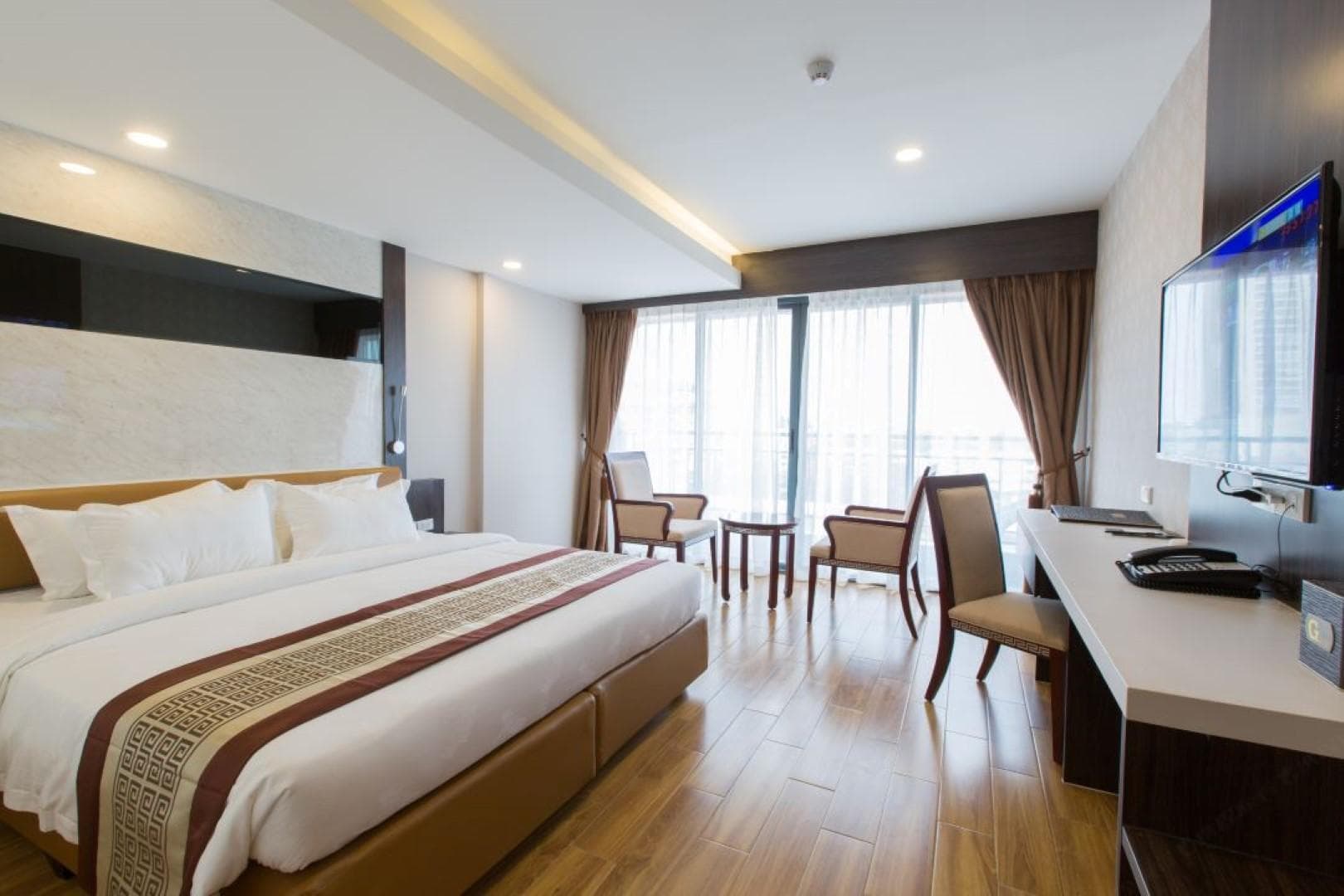 Golden Jomtien Beach Hotel photo 2
