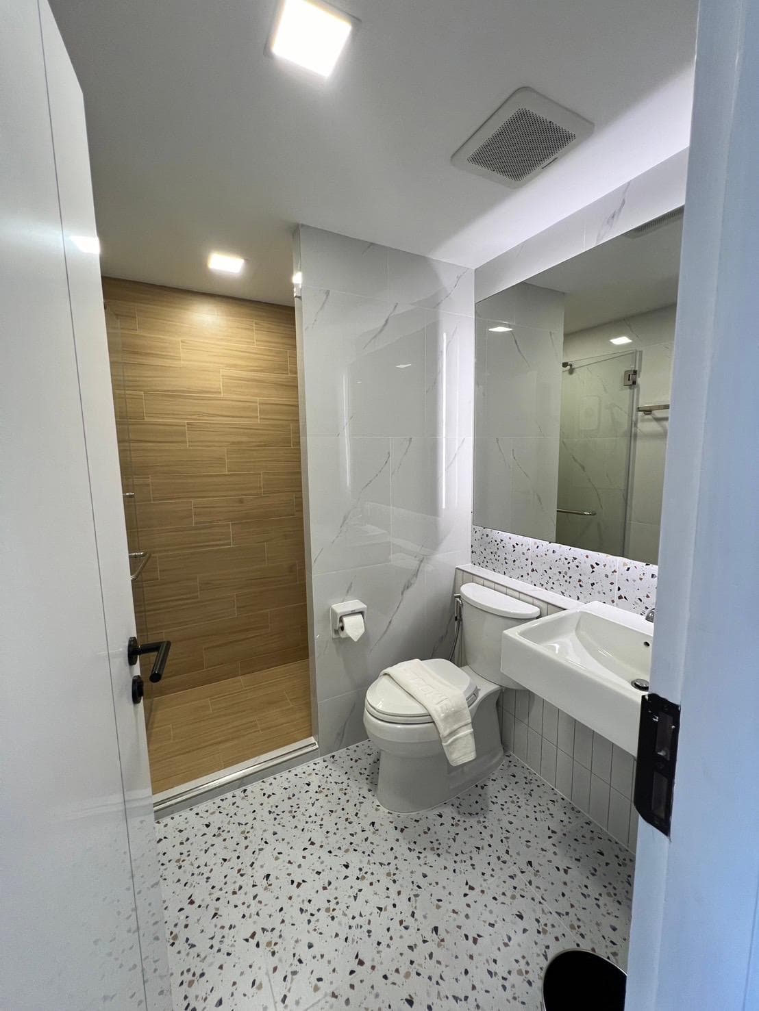 V32 Hotel photo 2