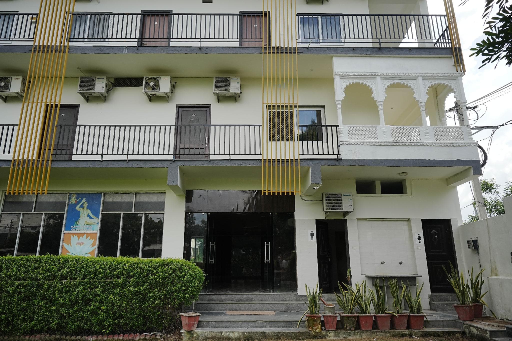 Hotel Parmanand Garden