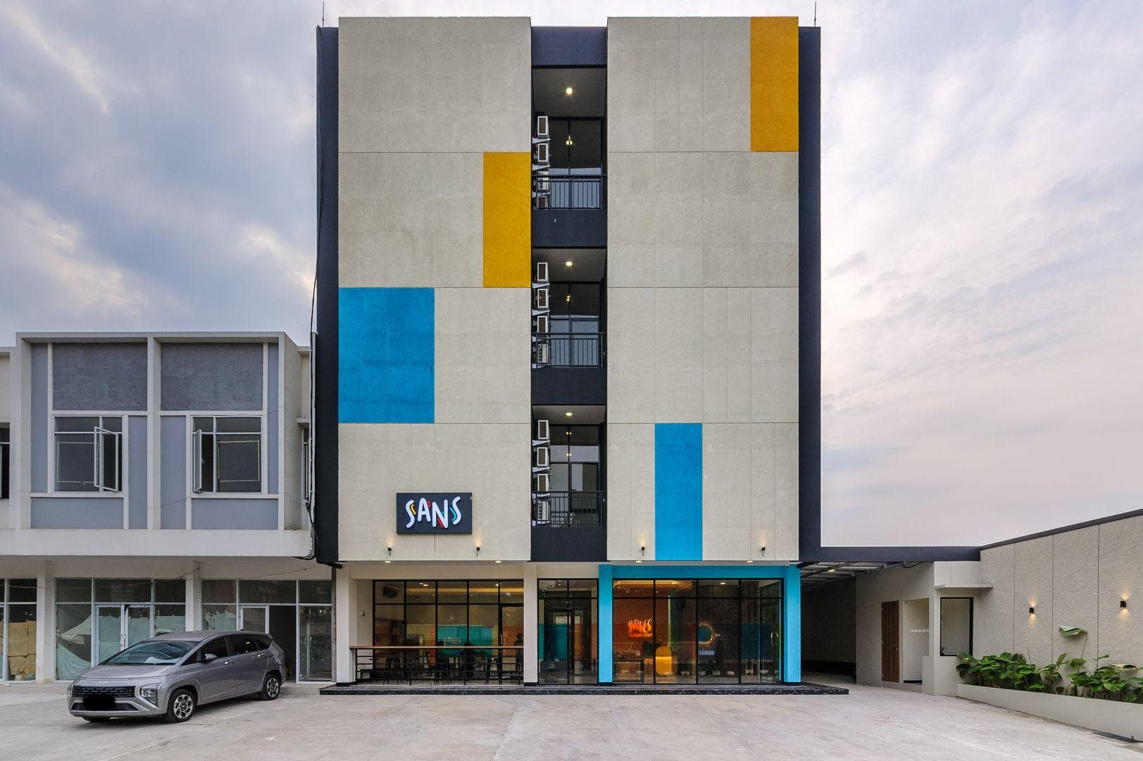Maxliving Hotel Tangerang