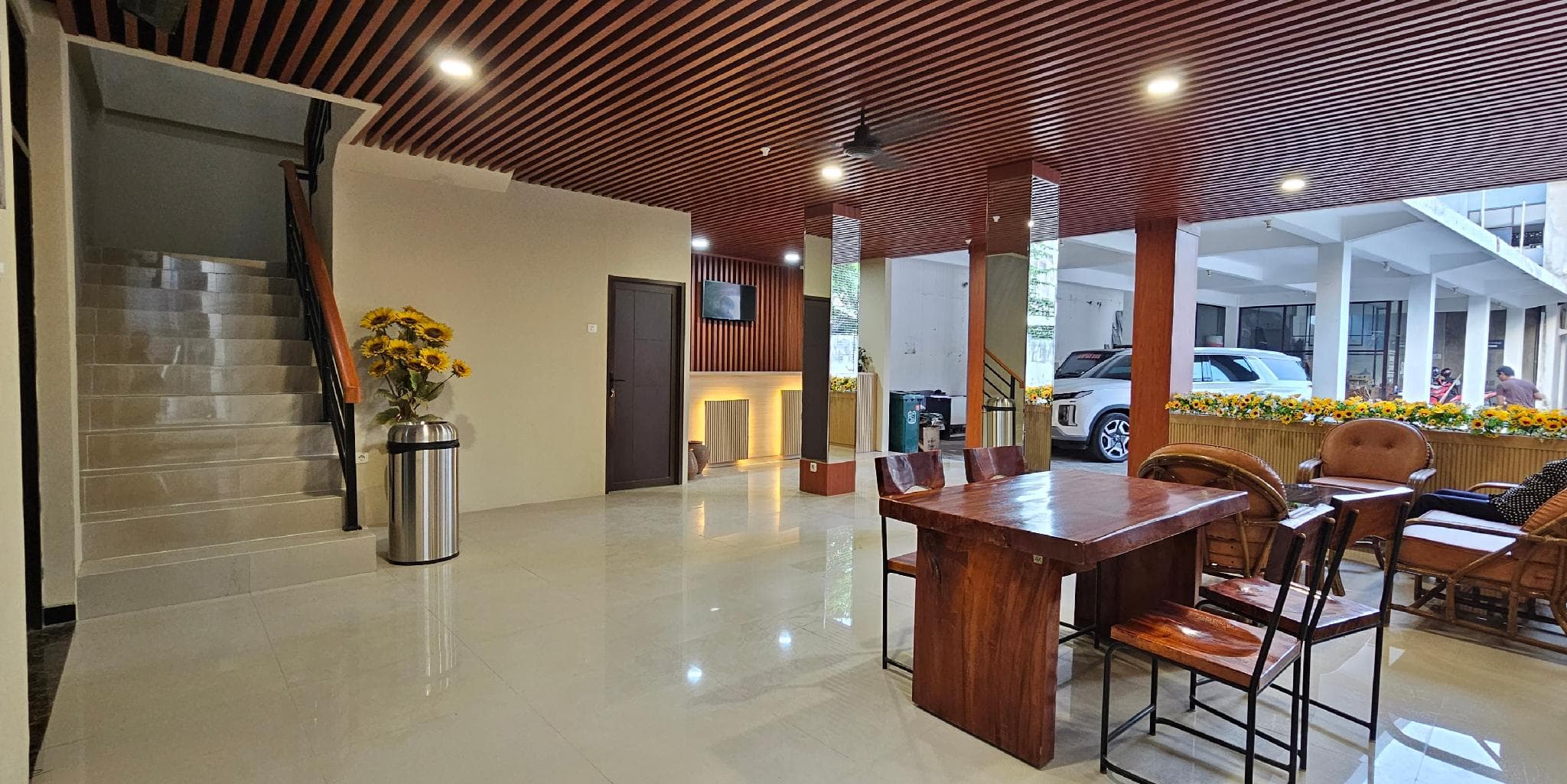 Sunflower Hotel Syariah near Juanda Airport photo 5