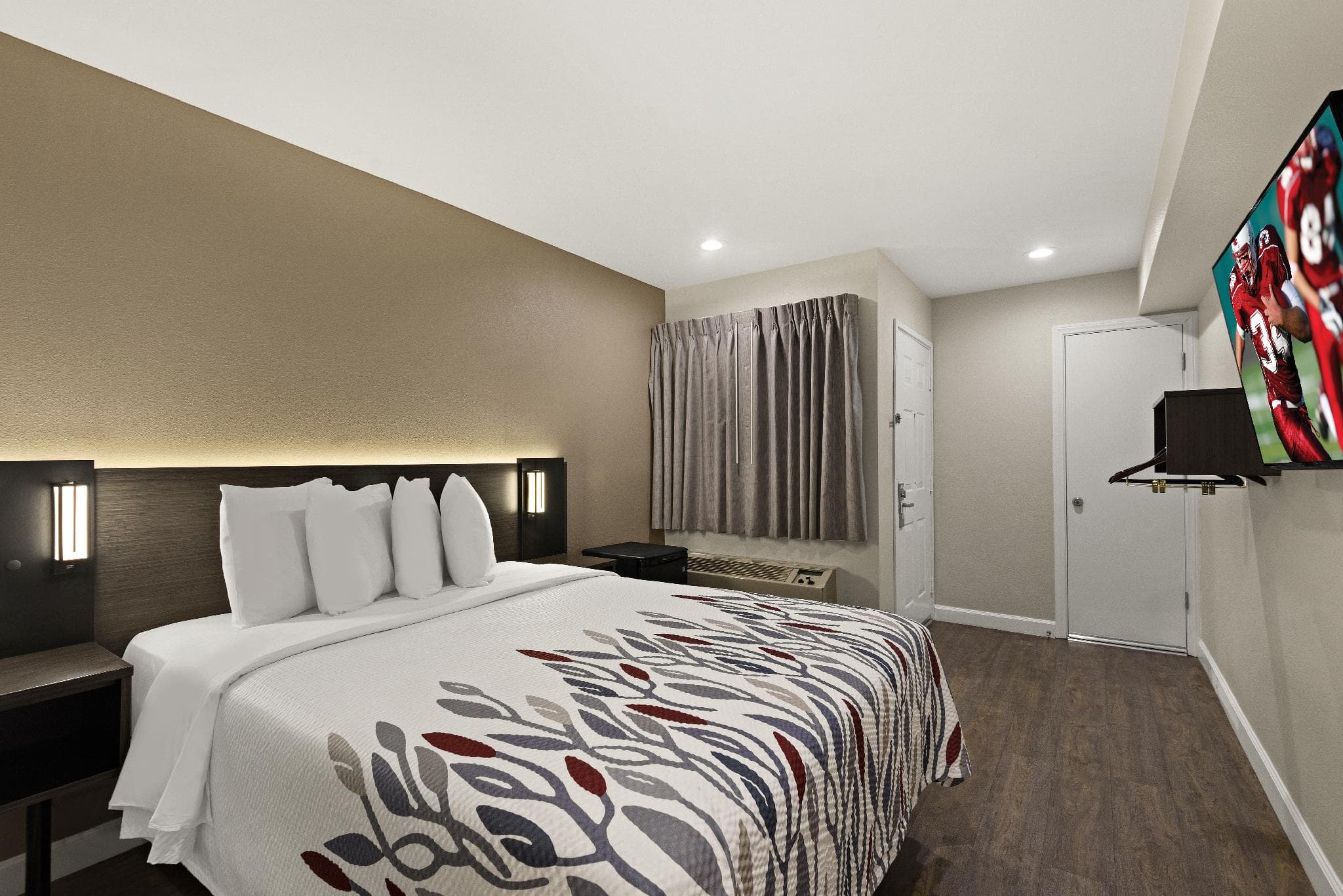 Red Roof Inn Carson - Wilmington, CA photo 2