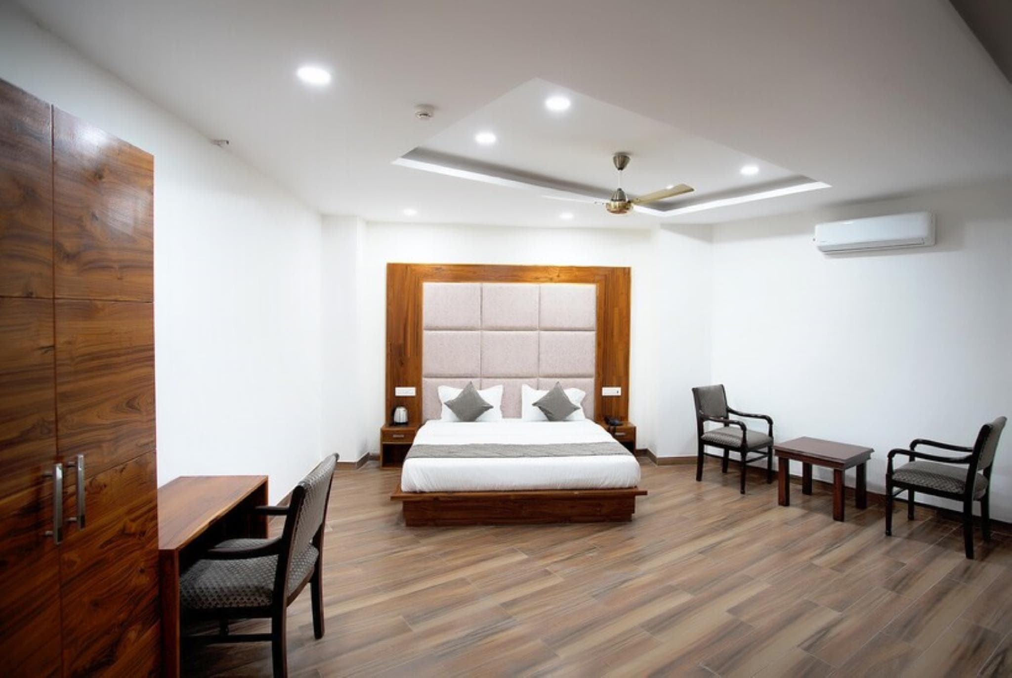 Goroomgo Sunroof Hotel & Banquet Zirakpur photo 5