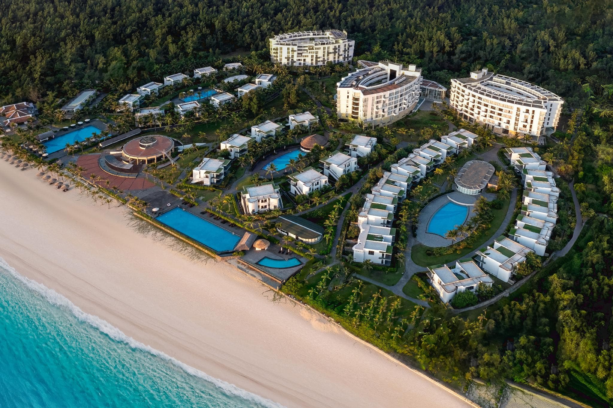 Melia Danang Beach Resort photo 4