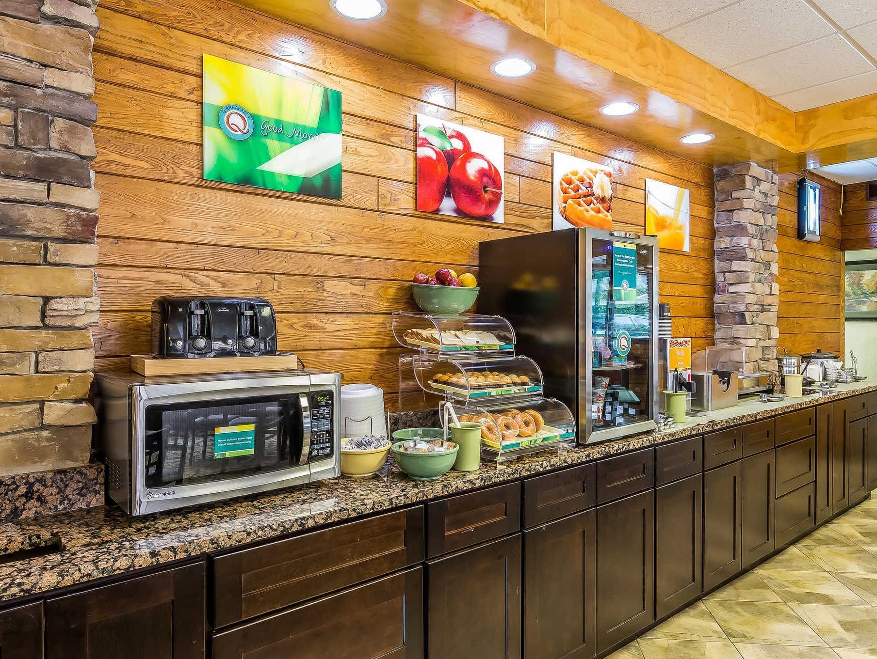 Quality Inn Creekside - Downtown Gatlinburg photo 5