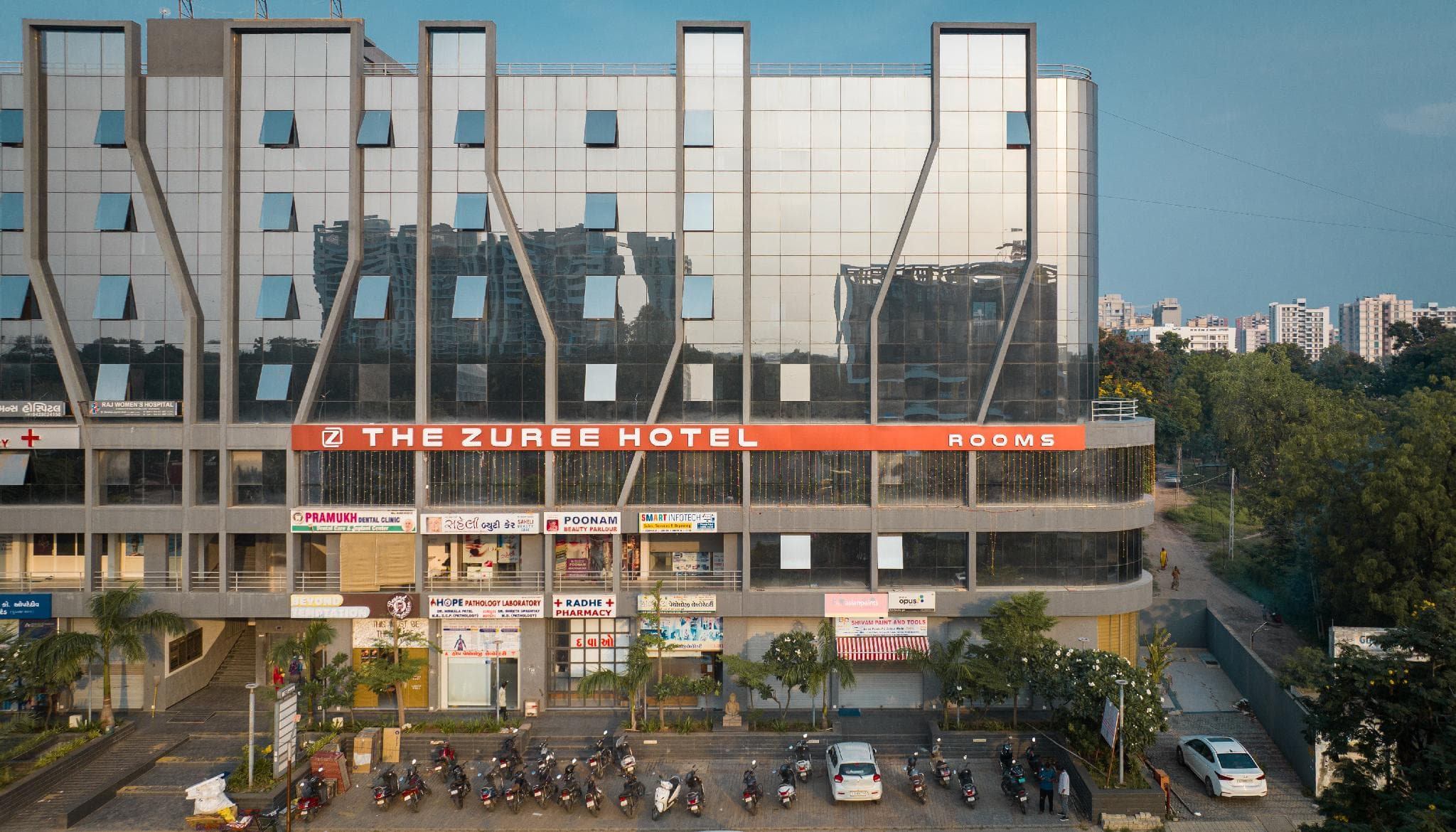The Zuree Hotel photo 4