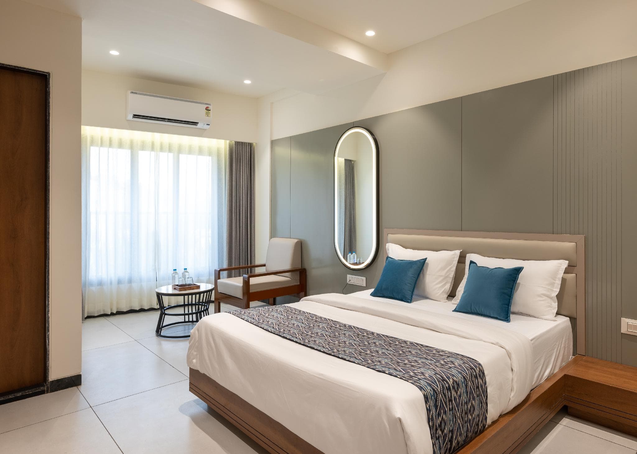 The Zuree Hotel photo 2