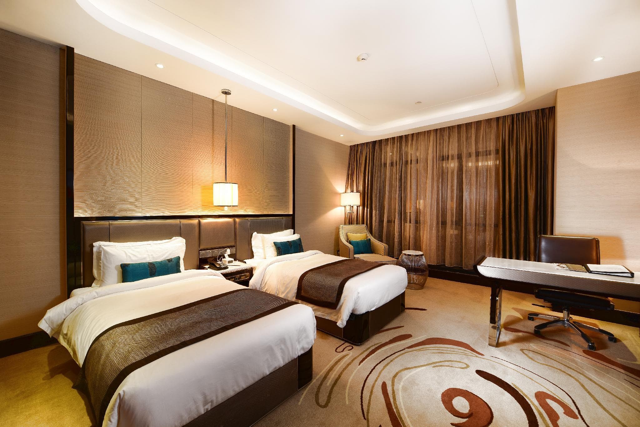 Pacific Regency Hotel Suites photo 2