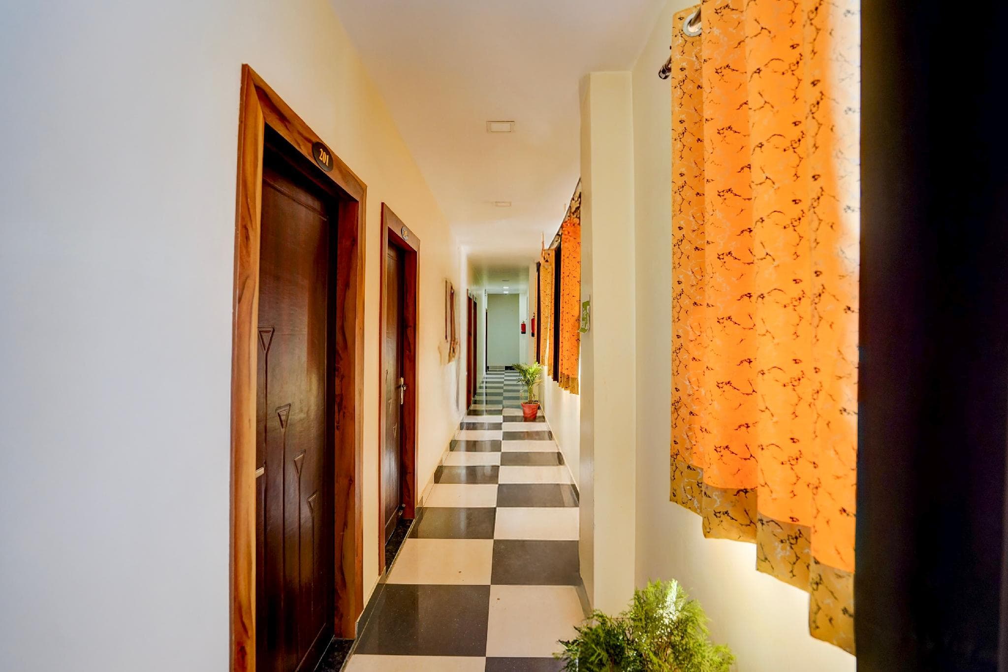 OYO Hotel O Khargapur Ring Road Formerly Shimla Grand photo 3