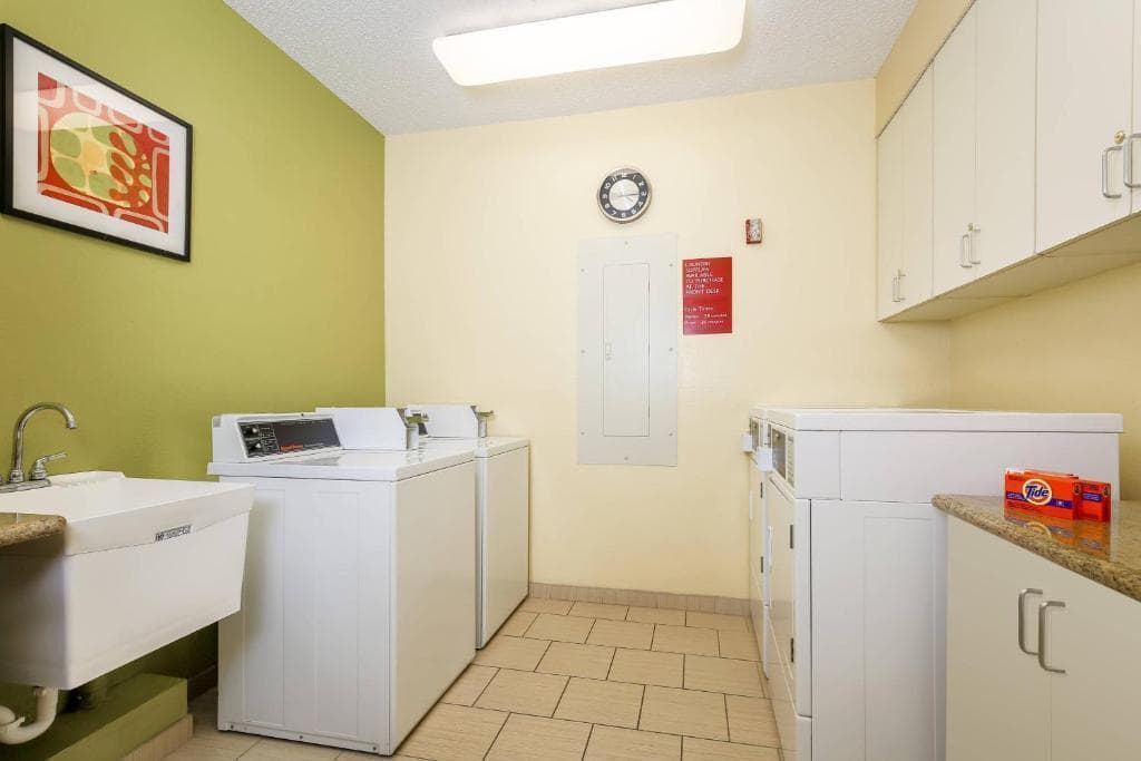 Sonesta Simply Suites Houston Brookhollow photo 4