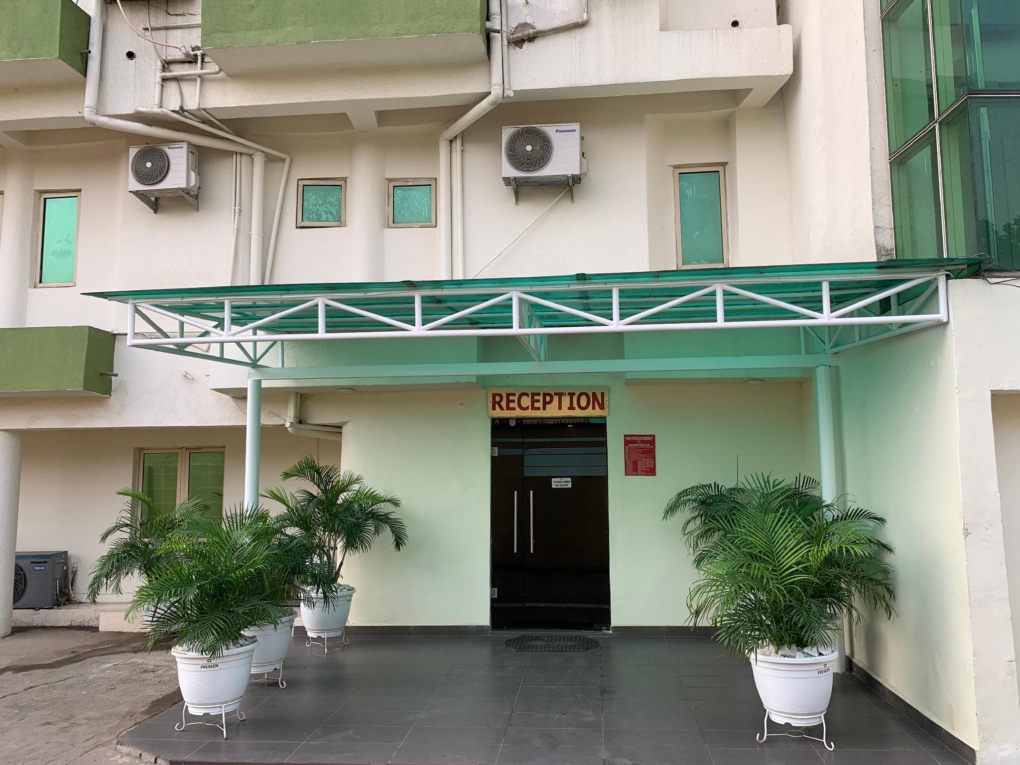 Presken Hotels Alade Avenue photo 3