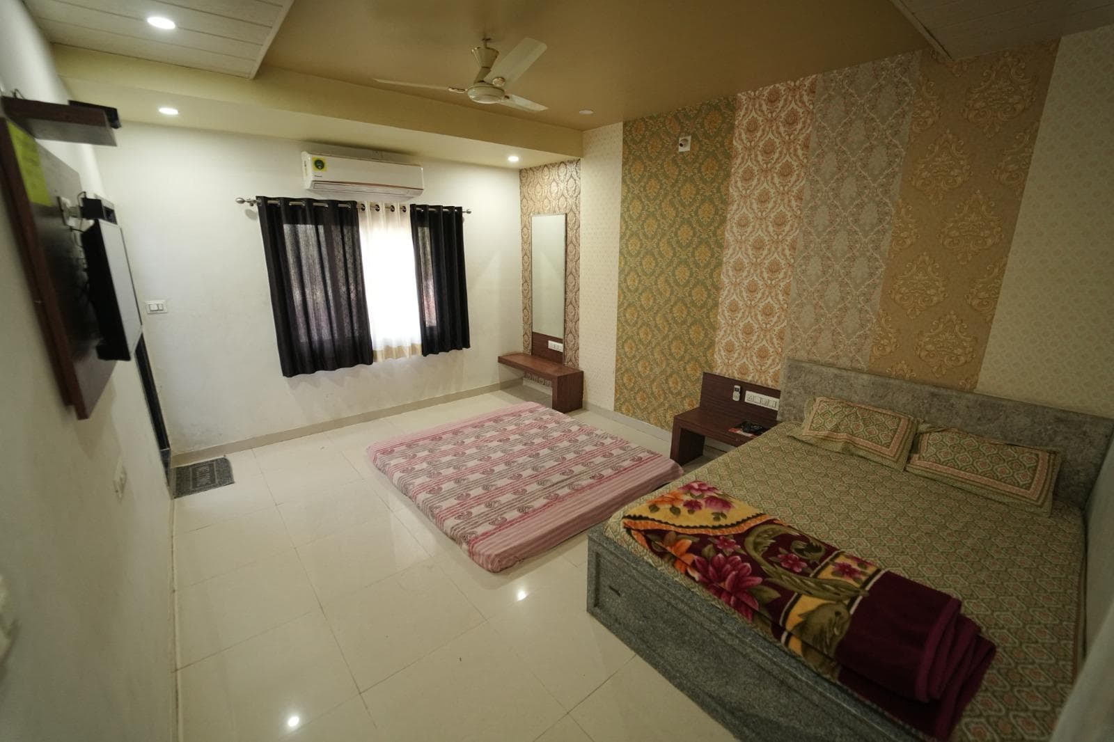 Hotel Pawar Palace And Restaurant