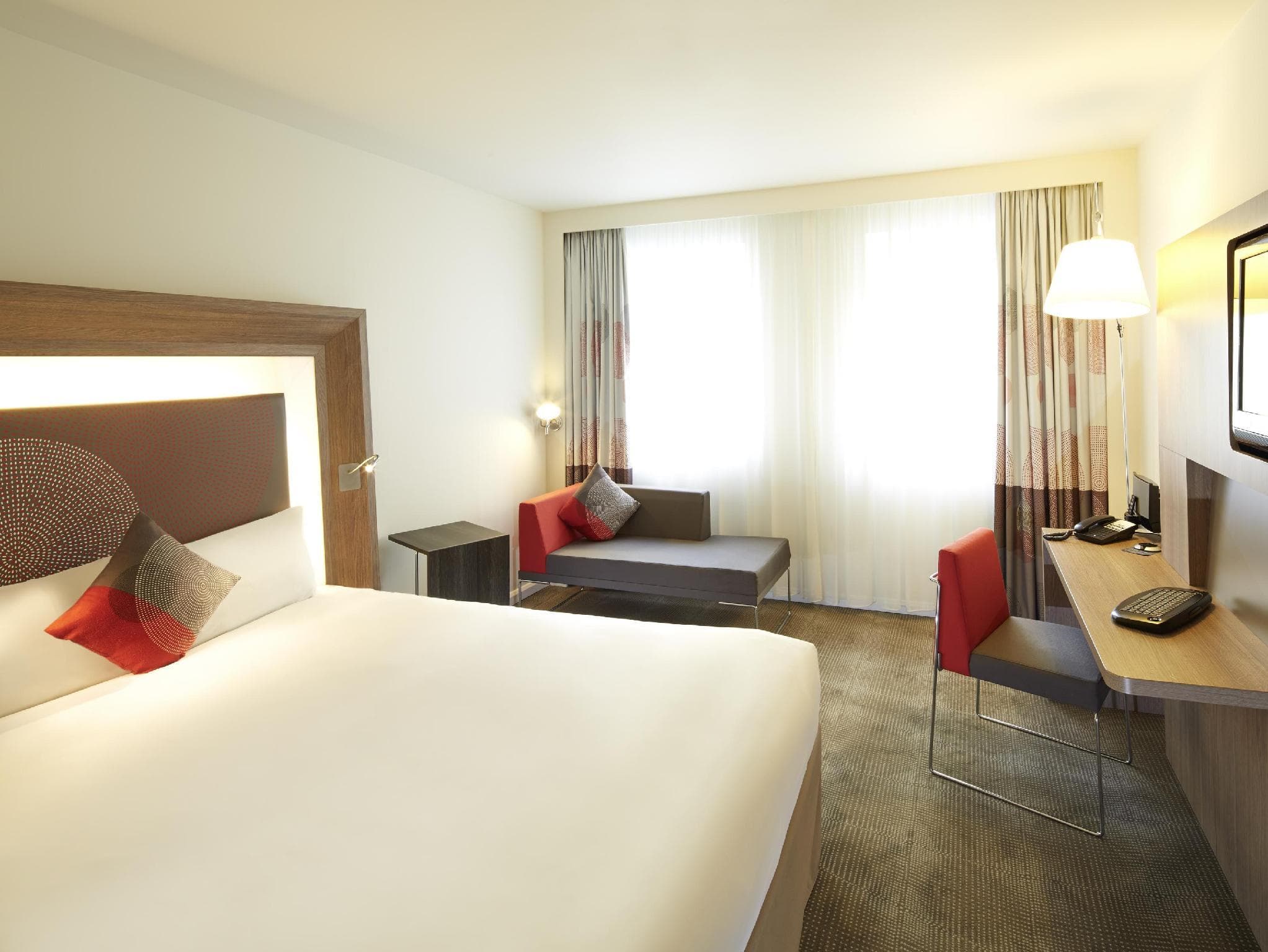 Novotel London Brentford Hotel photo 2