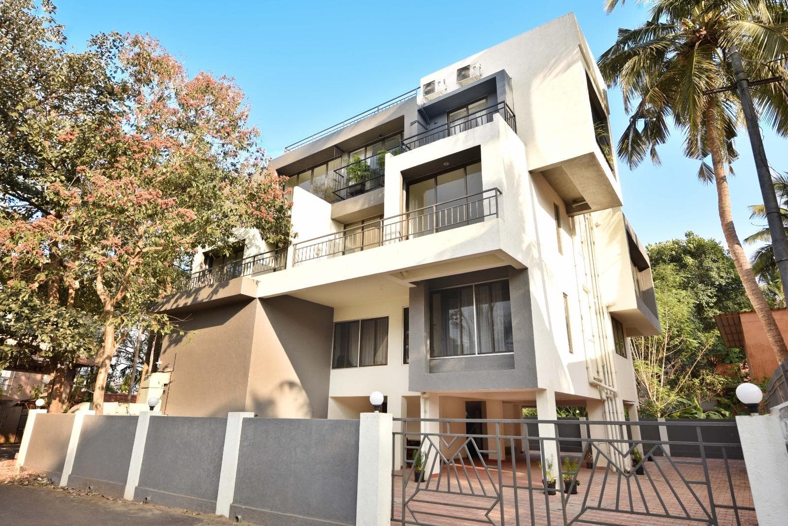 Lembranca Studios and Suites