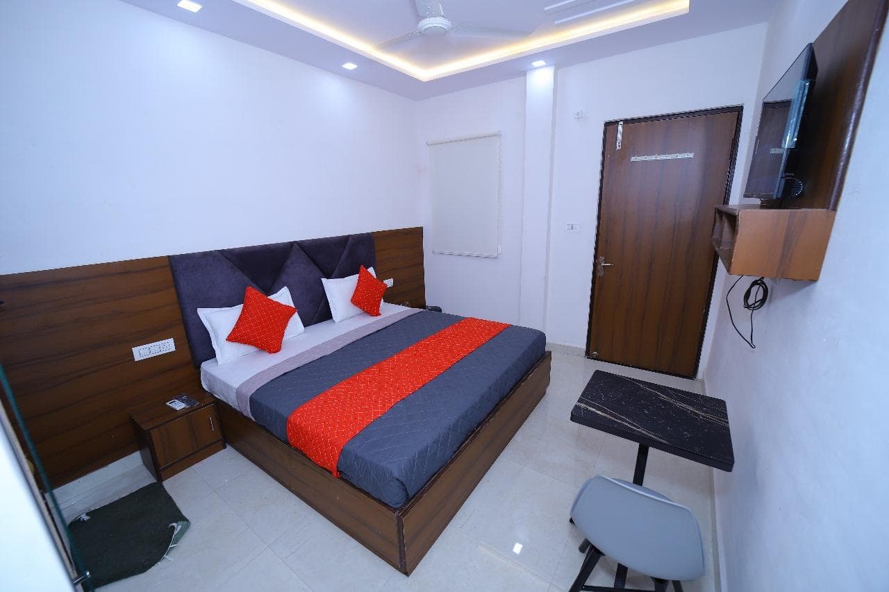 Hotel white town photo 5